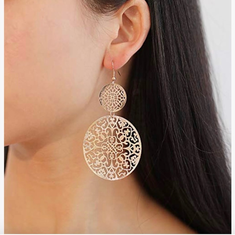 Elegant Gold Filigree Earrings